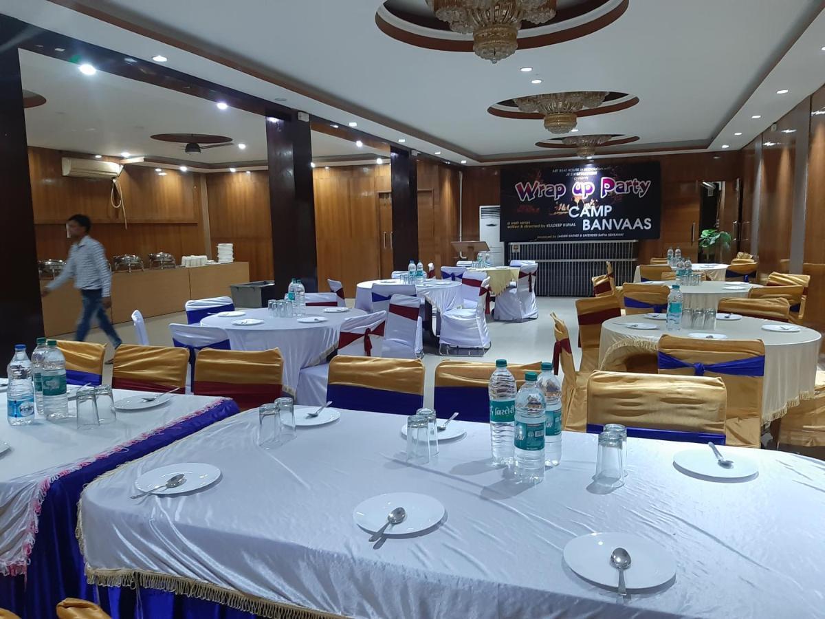 Hotel Platinum Plaza Rohtak Kültér fotó