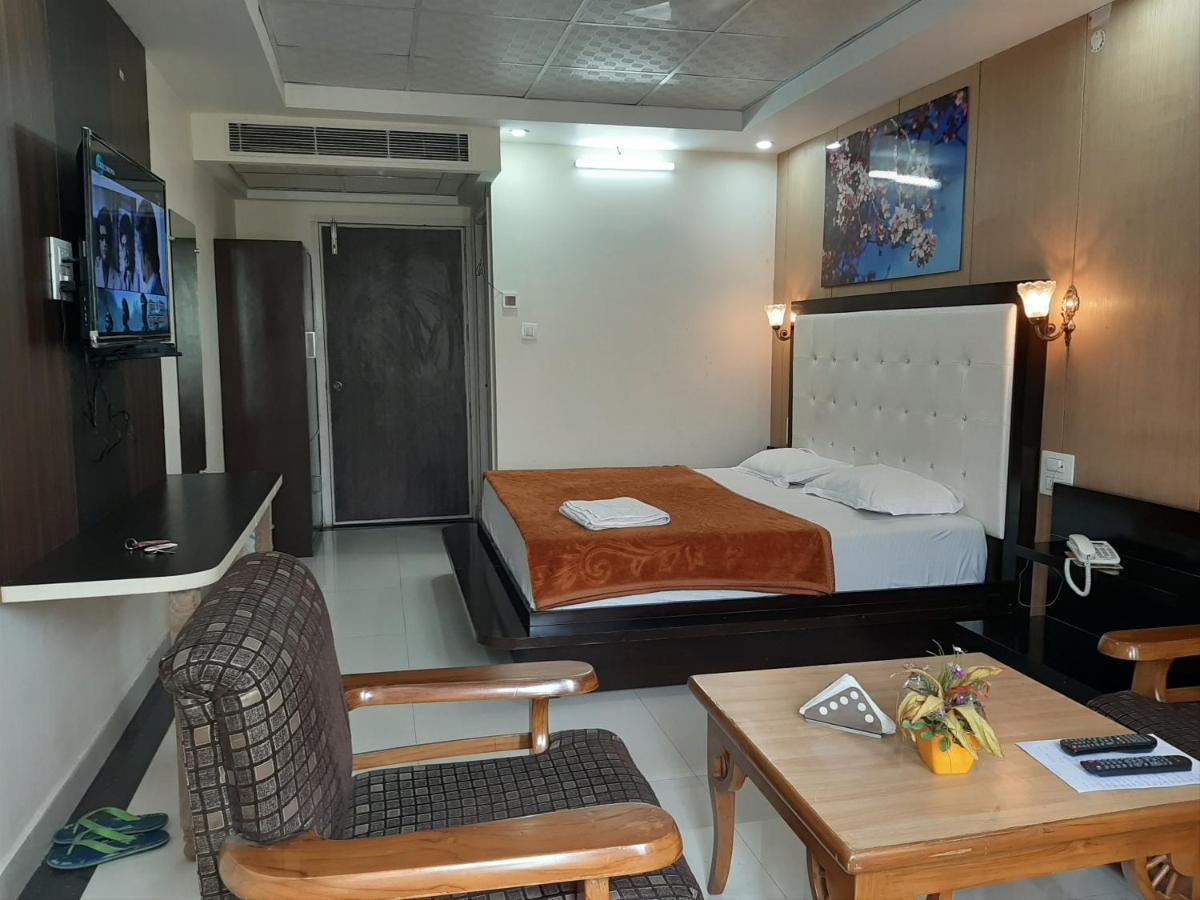 Hotel Platinum Plaza Rohtak Kültér fotó