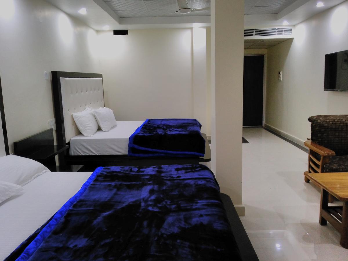 Hotel Platinum Plaza Rohtak Kültér fotó