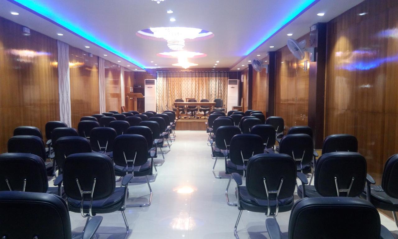 Hotel Platinum Plaza Rohtak Kültér fotó