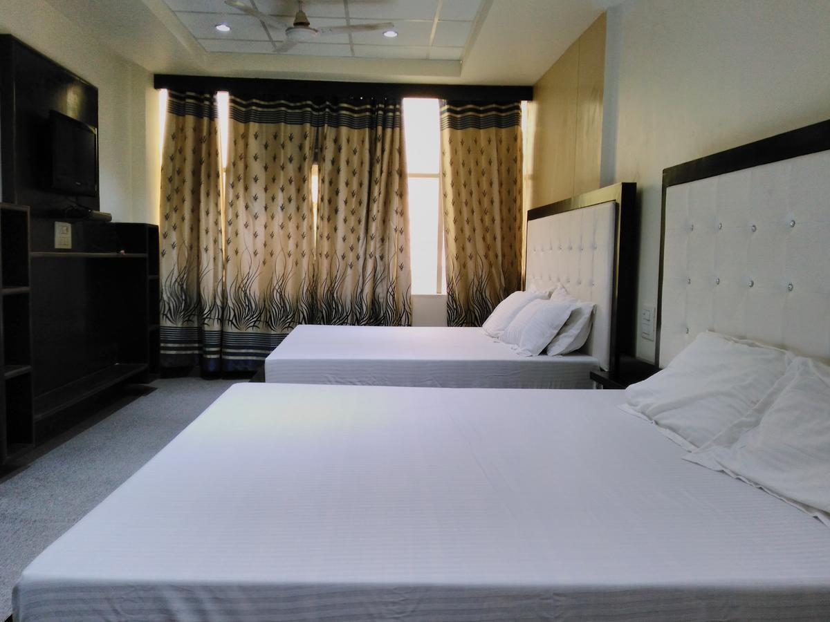 Hotel Platinum Plaza Rohtak Kültér fotó