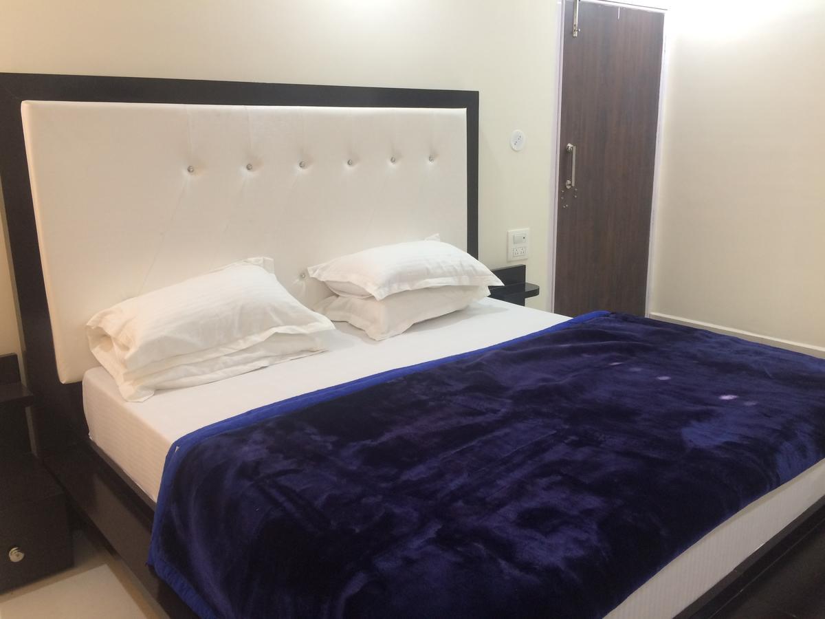 Hotel Platinum Plaza Rohtak Kültér fotó
