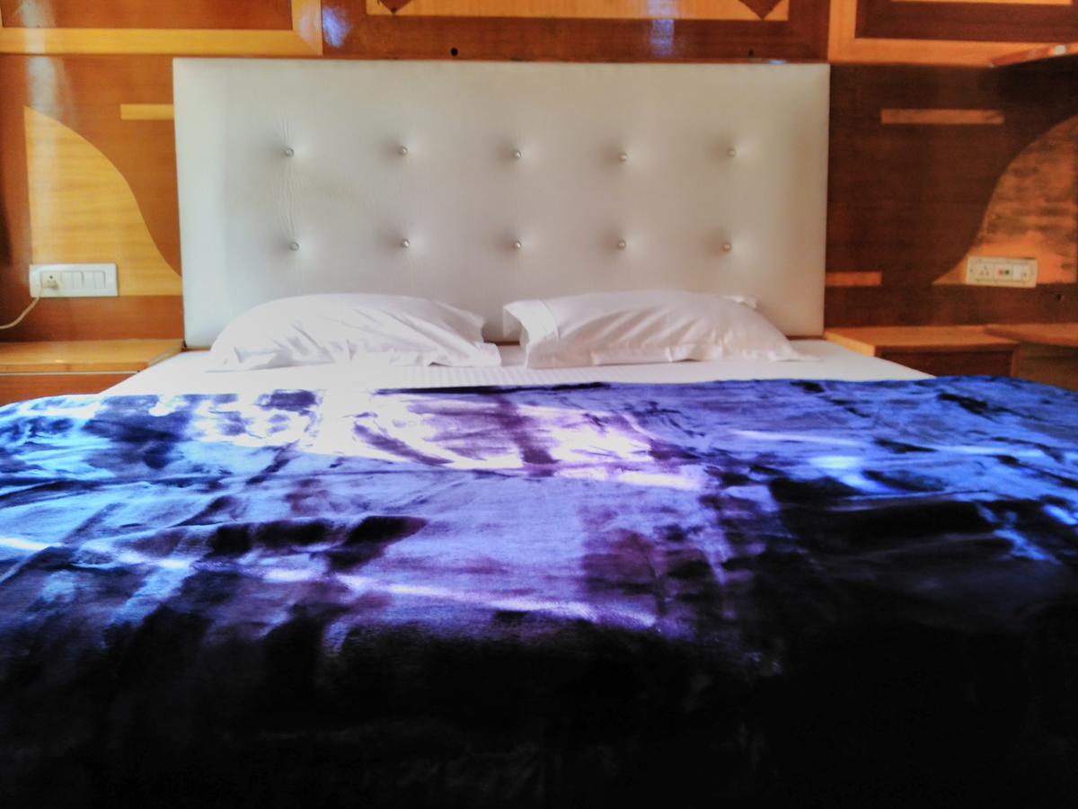 Hotel Platinum Plaza Rohtak Kültér fotó