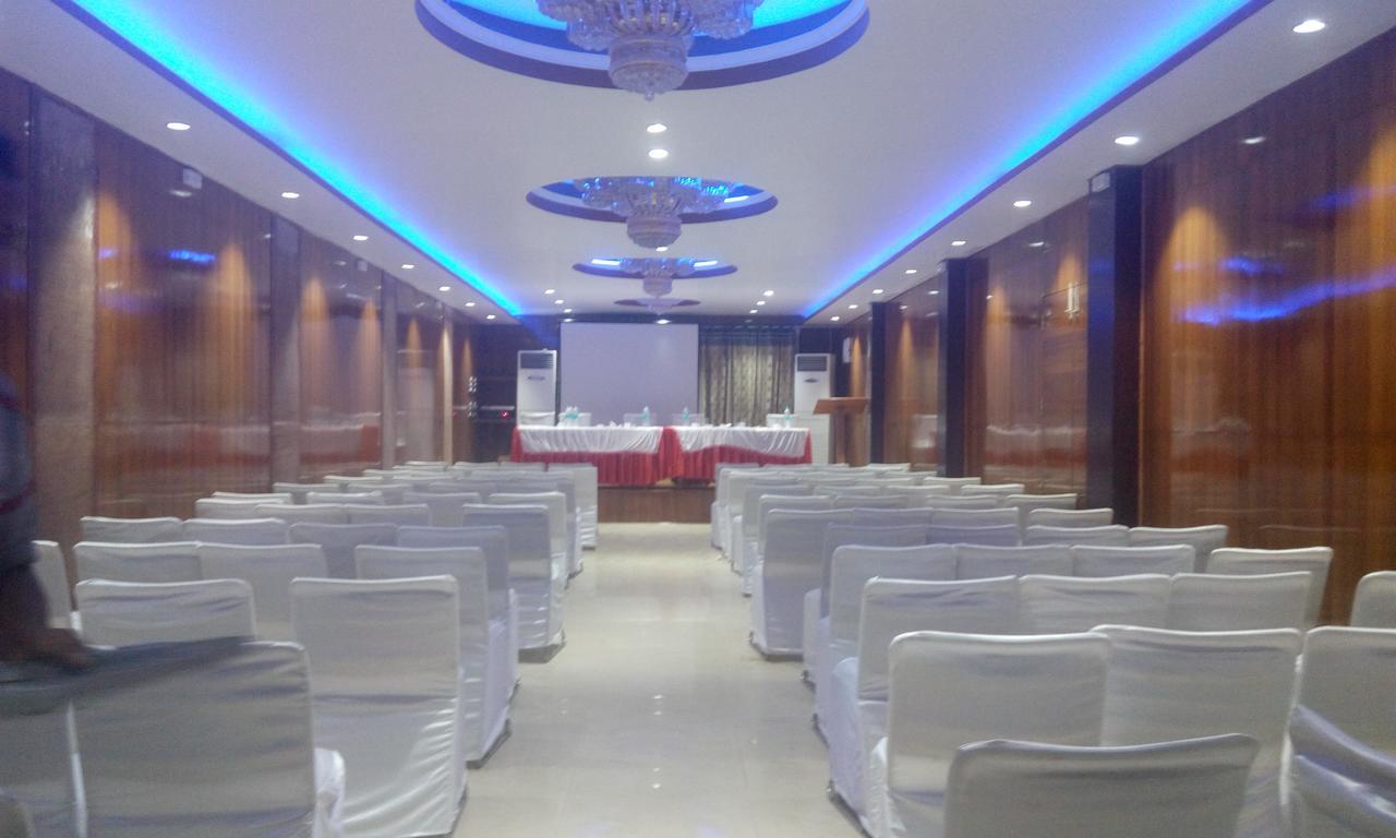 Hotel Platinum Plaza Rohtak Kültér fotó
