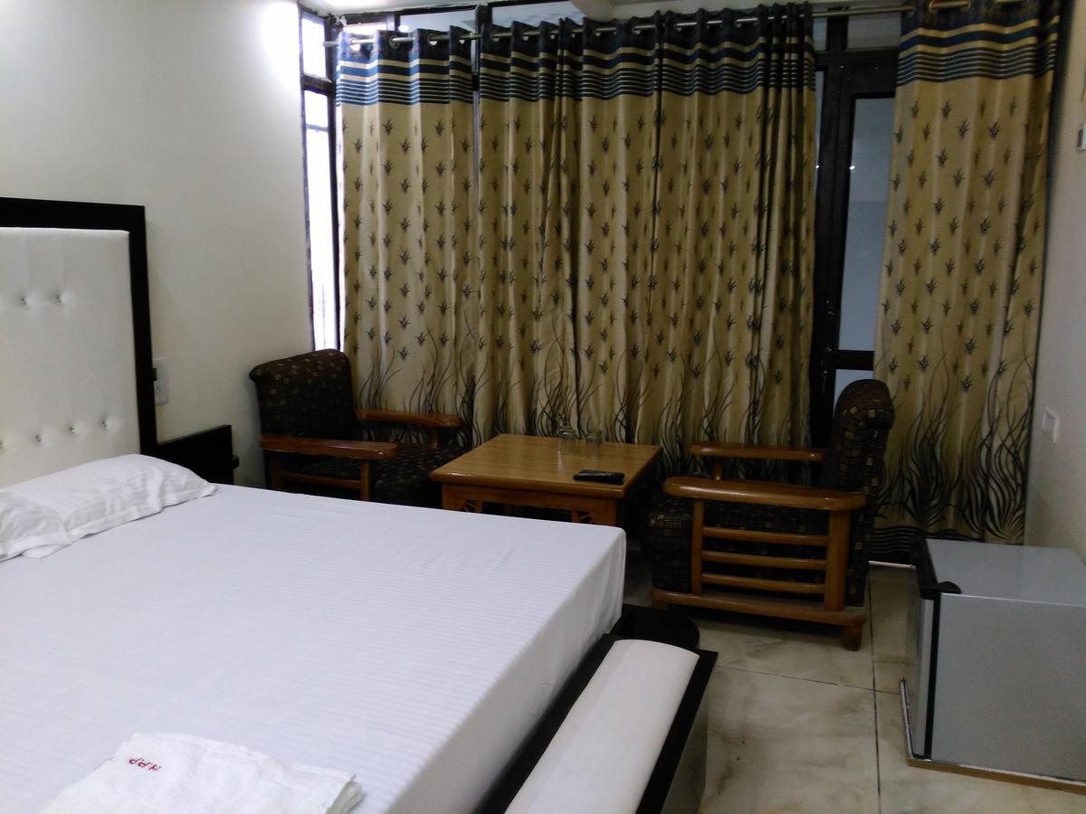 Hotel Platinum Plaza Rohtak Kültér fotó