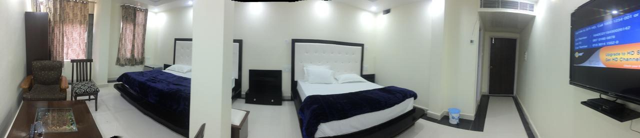 Hotel Platinum Plaza Rohtak Kültér fotó