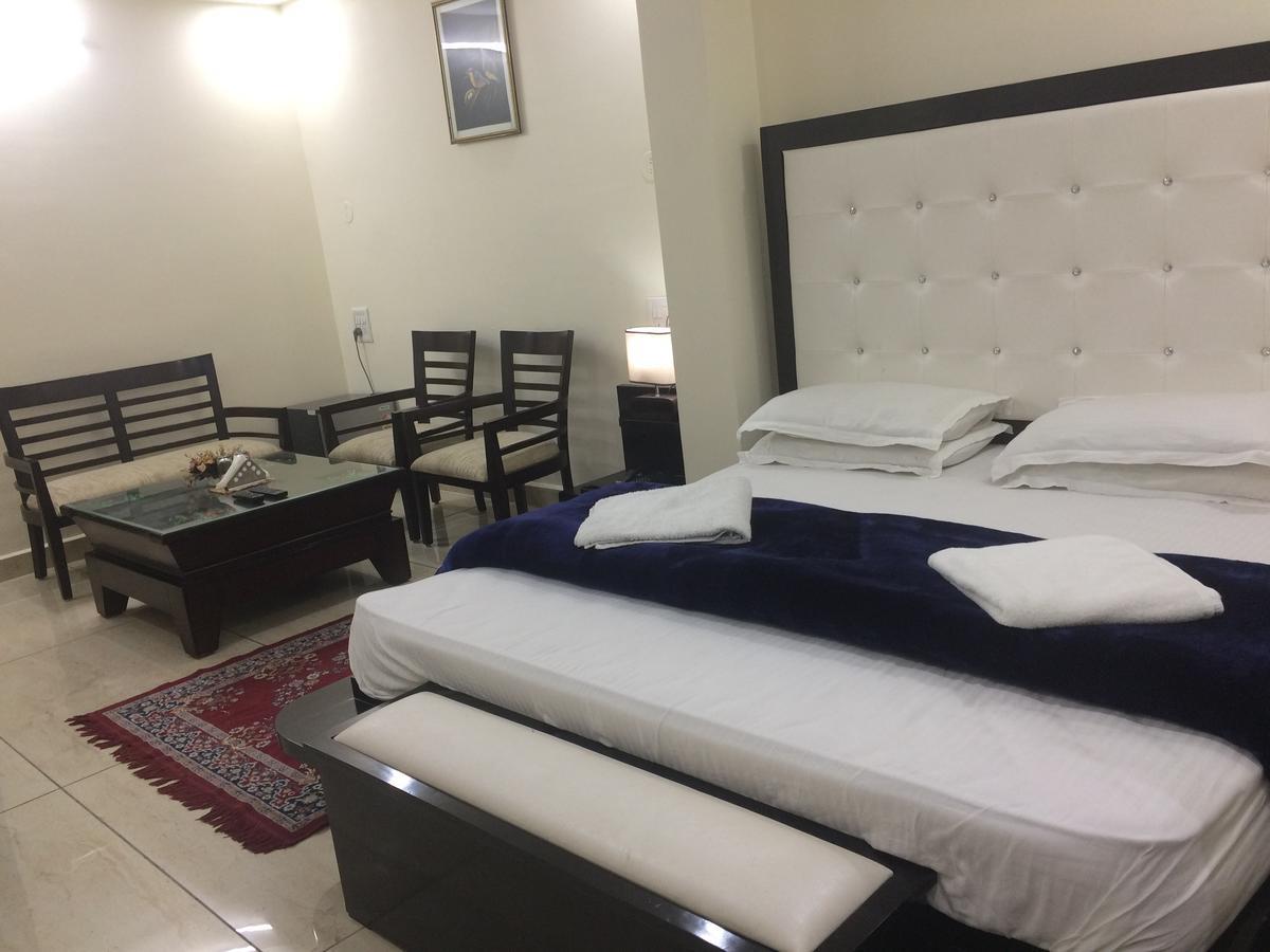 Hotel Platinum Plaza Rohtak Kültér fotó