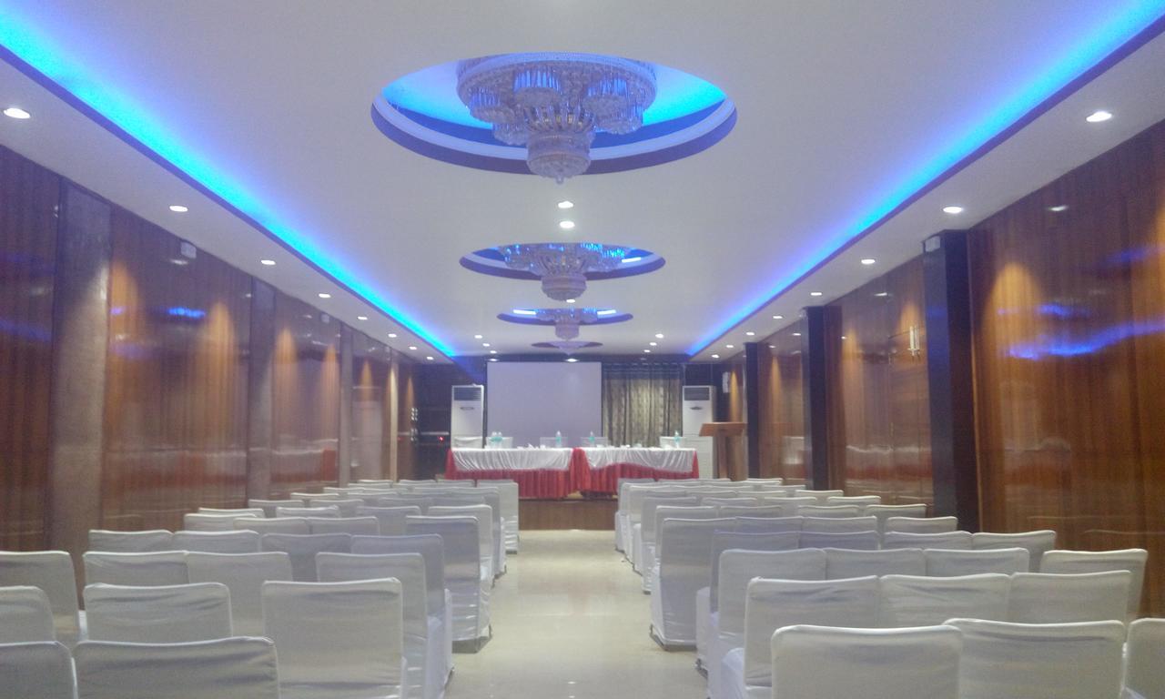 Hotel Platinum Plaza Rohtak Kültér fotó