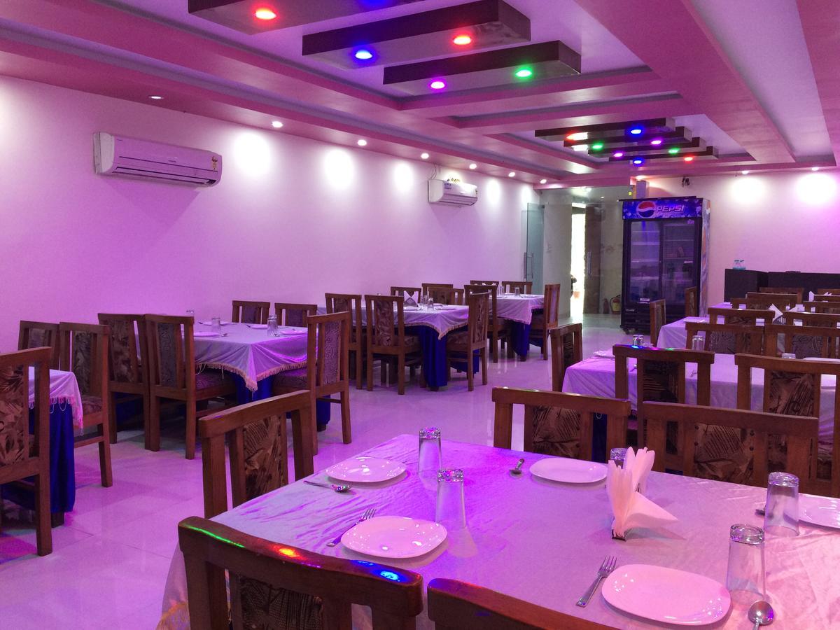 Hotel Platinum Plaza Rohtak Kültér fotó