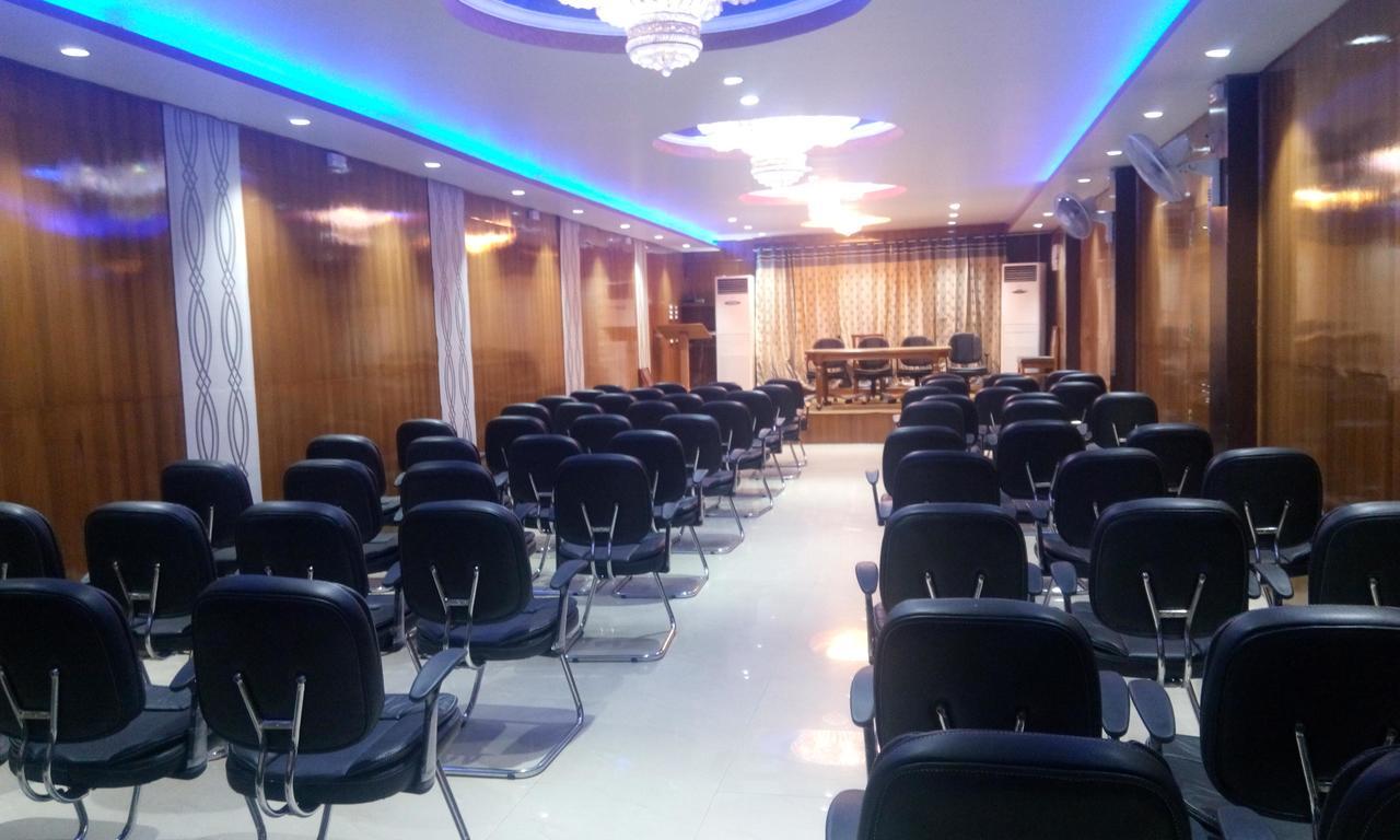 Hotel Platinum Plaza Rohtak Kültér fotó